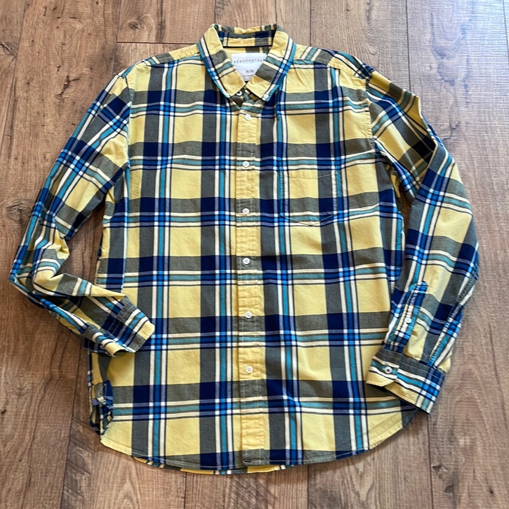 Aeropostale men’s button down size XL.